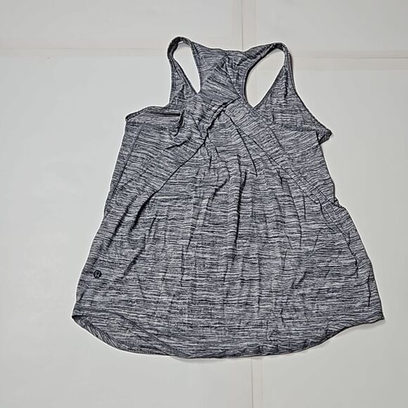 Lululemon Essential Tank size 8 - Picture 5 of 6